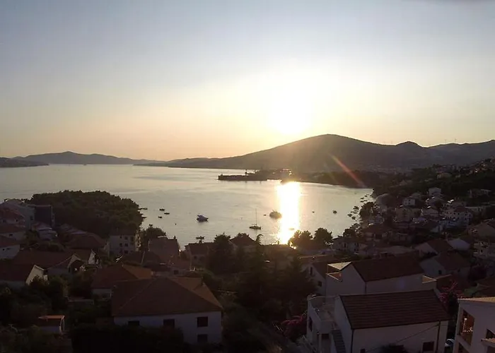 Appartement For Two Persons With Sea View In Near The Trogir